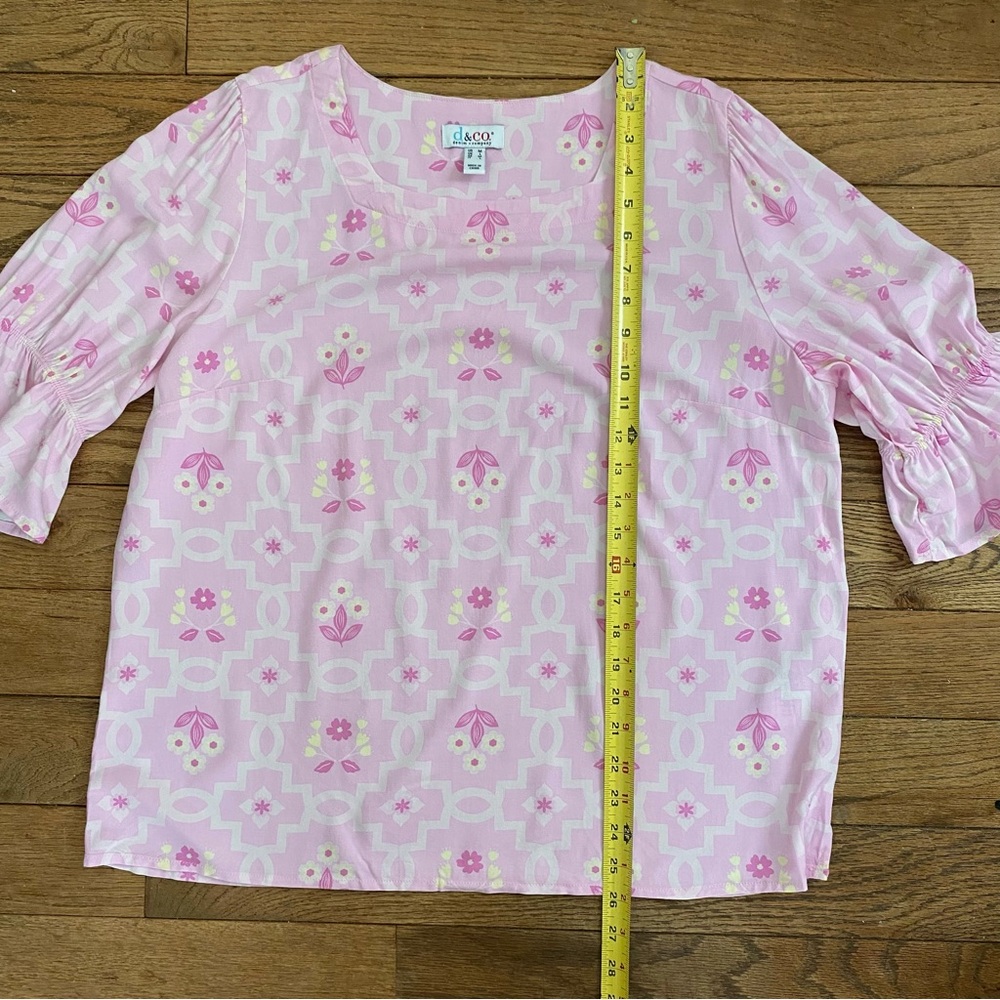NWOT D&Co QVC Pink Floral Print Top Womens Size Medium Ruffle Bell Sleeve Blouse - Picture 8 of 9